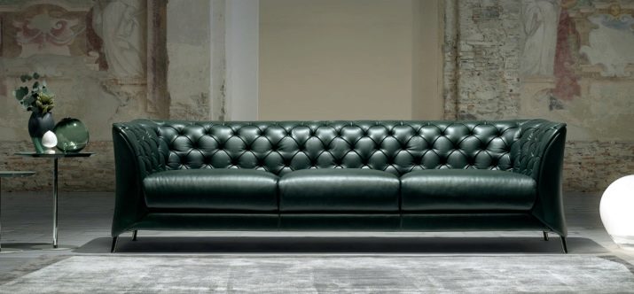 Зелені дивани (61 фото): смарагдові і темно-зелені моделі в інтер’єрі, кутові дивани і дивани-ліжка зеленого кольору з велюру та інших матеріалів