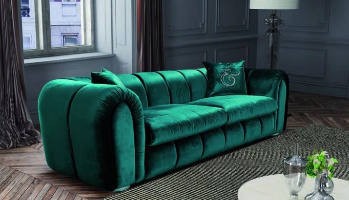 Зелені дивани (61 фото): смарагдові і темно-зелені моделі в інтер’єрі, кутові дивани і дивани-ліжка зеленого кольору з велюру та інших матеріалів