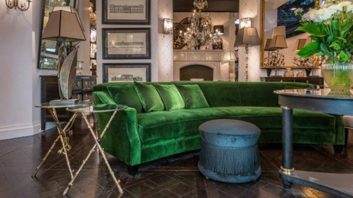 Зелені дивани (61 фото): смарагдові і темно-зелені моделі в інтер’єрі, кутові дивани і дивани-ліжка зеленого кольору з велюру та інших матеріалів