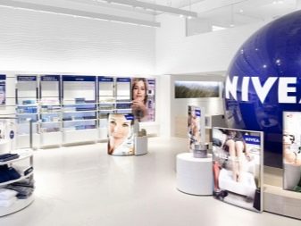 Жіночі дезодоранти Nivea: кульковий антиперспірант «Чорне і біле», новий невидимий спрей « Ефект пудри»