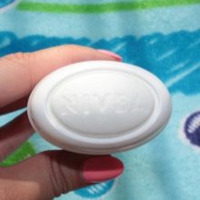 Жіночі дезодоранти Nivea: кульковий антиперспірант «Чорне і біле», новий невидимий спрей « Ефект пудри»