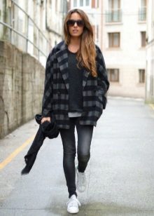 Жіночі зимові кросівки Адідас (32 фото): моделі з хутром, zx flux winter, stan smith