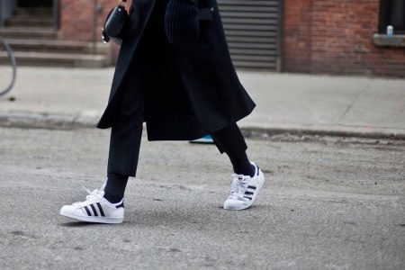 Жіночі зимові кросівки Адідас (32 фото): моделі з хутром, zx flux winter, stan smith