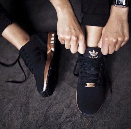 Жіночі зимові кросівки Адідас (32 фото): моделі з хутром, zx flux winter, stan smith