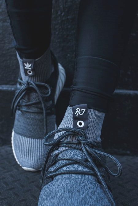 Жіночі зимові кросівки Адідас (32 фото): моделі з хутром, zx flux winter, stan smith