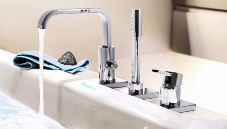 Змішувачі з душем на борт ванни: види вбудованих кранів з душем. Особливості бортових змішувачів з душем