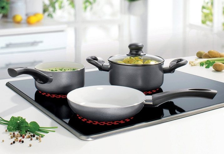 Значок на посуді для індукційних плит (8 фото): як виглядає знак індукції на сковороді і іншої посуді? Особливості маркування
