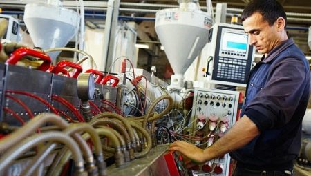 Машиніст екструдера: що це за професія, плюси і мінуси роботи, освіта і розряди