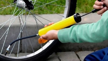Насоси для велосипедів: особливості ручних велосипедних насосів, огляд ножних моделей з манометром, опис кращих брендів Giyo і Stels. Як вибрати велонасос для шосейного велосипеда?