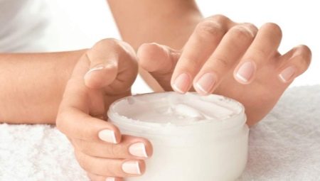 Некомедогенная косметика: що це таке? Список марок некомедогенной косметики для комбінованої шкіри обличчя, уходовая та декоративна косметика