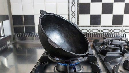 Як прожарити казан? Як обпалити новий чавунний казан будинку? Як правильно підготувати її до використання?